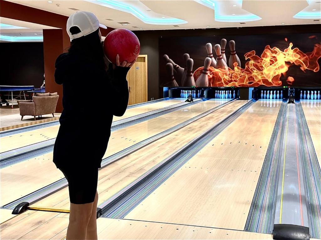 مطعم يقدم مأكولات متنوعة